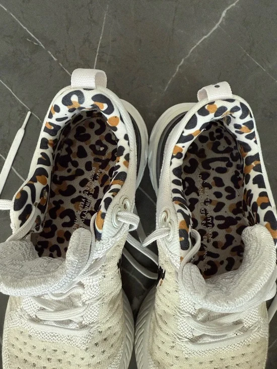 Nike React Infinity Flyknit Women’s Running Shoes with Leopard Print Swoosh - Picture 3 of 8